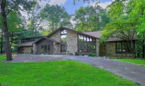 27 William Penn Rd, Warren, NJ 07059