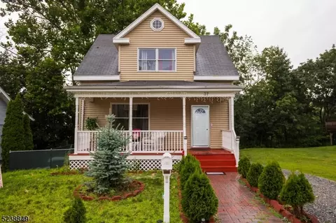 37 Davis Ave, Dover, NJ 07801