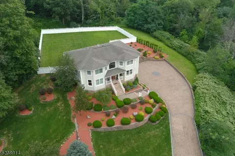 18 Hilltown Rd, Wharton, NJ 07885