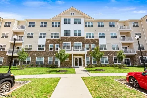 247 Lorhan Dr, Piscataway, NJ 08854