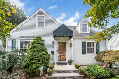 131 Weiss Ter, Raritan, NJ 08869