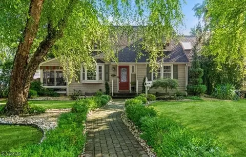 959 Midwood Dr, Rahway, NJ 07065
