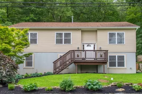 11 Ledgewood Rd, Jefferson, NJ 07849