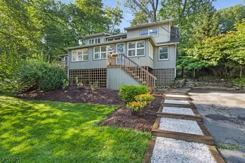 105 Glenside Trl, Sparta, NJ 07871