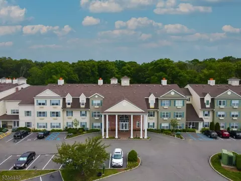 9209 Richmond Rd #209, West Milford, NJ 07480
