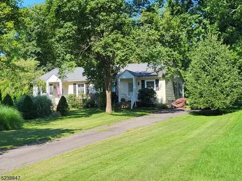 14-16 Bowlby St, Hampton, NJ 08827