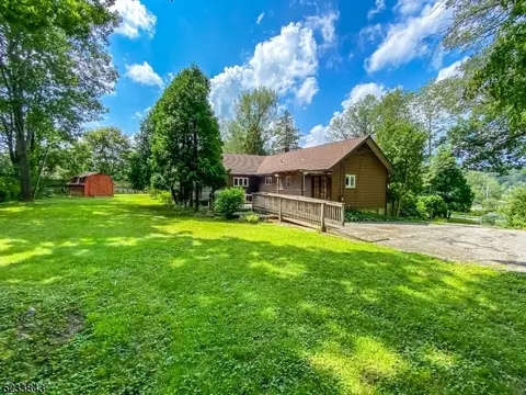 19 Old Wolfe Rd, Mount Olive, NJ 07828