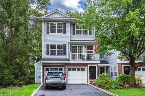 3701 Scenic Ct, Denville, NJ 07834