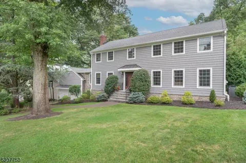 7 Eton Dr, Caldwell, NJ 07006