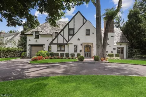 20 Midhurst Rd, Millburn Twp., NJ 07078