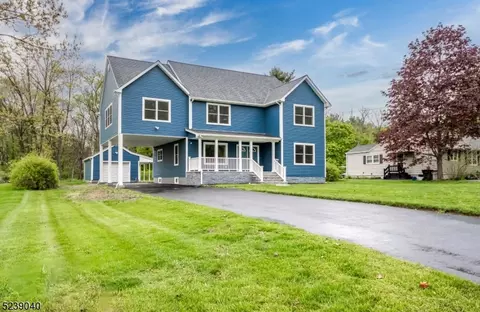 111 Mine Hill Rd, Hackettstown, NJ 07840