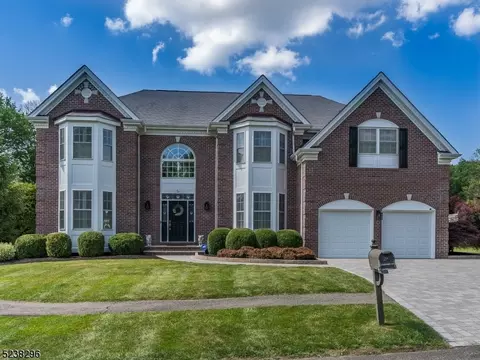 10 Shadow Hill Way, Hackettstown, NJ 07840