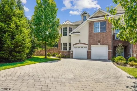 1 Cedar Gate Ct, Livingston Twp, NJ 07039