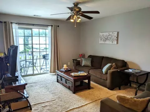 421 Stratford Pl, Bound Brook, NJ 08805