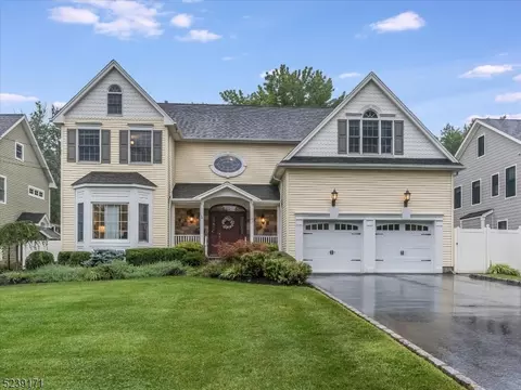 105 Dickson Dr, Westfield, NJ 07090