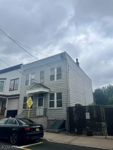 232 Cross St, Harrison, NJ 07029