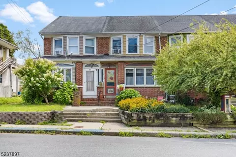 92 Youmans Ave, Washington, NJ 07882