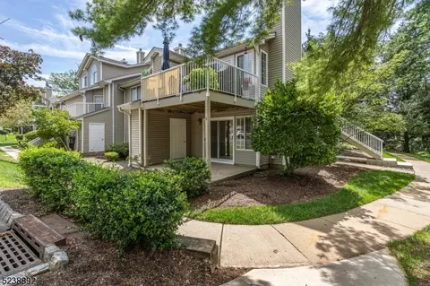 9 Cedar Ct, Bedminster, NJ 07921