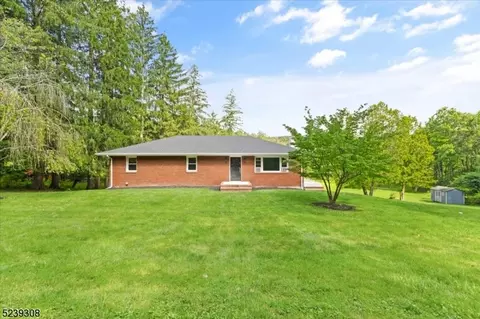 232 Maple Ln, Califon, NJ 07830