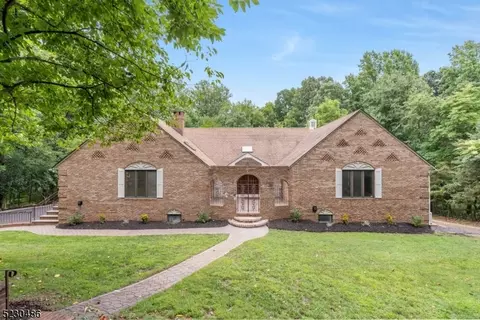 476 Phillip Ln, Watchung, NJ 07069