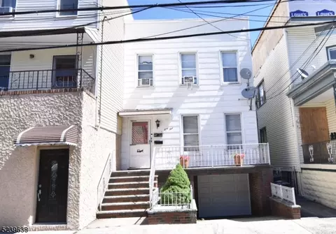 69 W 18th St, Bayonne, NJ 07002