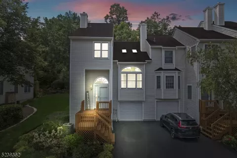 30 Ryan Ln, Lincoln Park, NJ 07035