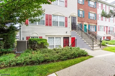 79 Marrow St, Newark, NJ 07103