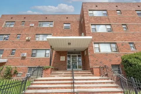 204 Woodcliff Ave, North Bergen, NJ 07047