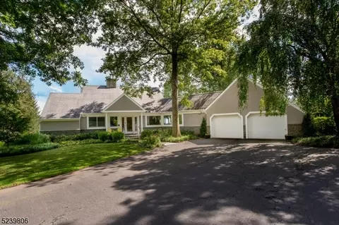 33 Sanford Rd, Stockton, NJ 08559