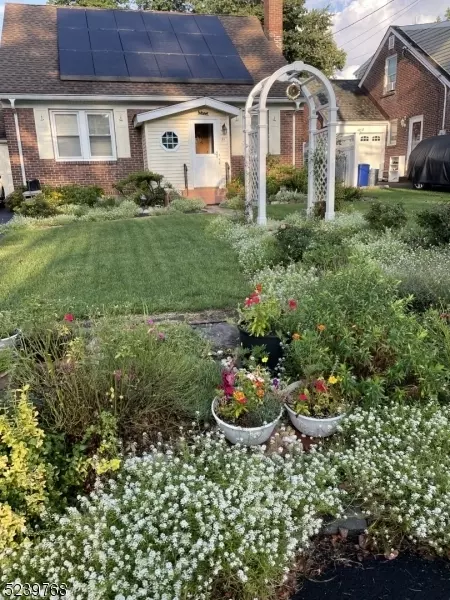 51 Highwood Dr, Dumont, NJ 07628