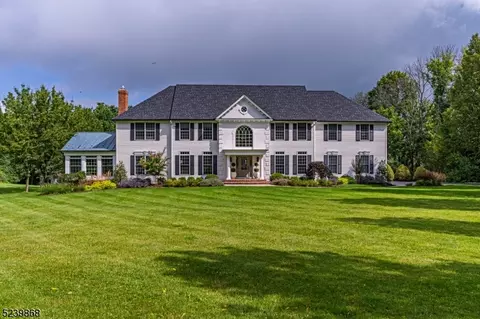 49 Asbury Rd, Hackettstown, NJ 07840
