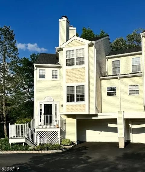 1701 Rosemont Ln, Whippany, NJ 07981