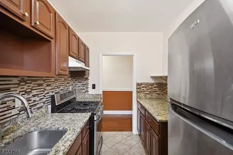 680 Kennedy Blvd #101, Bayonne, NJ 07002