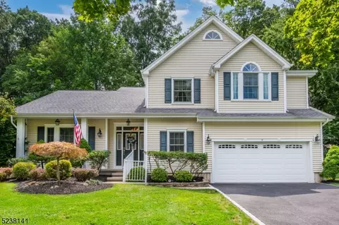 31 Hartley Ln, Bernards, NJ 07920