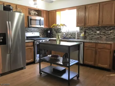 96 Lenape Trl, Washington, NJ 07882