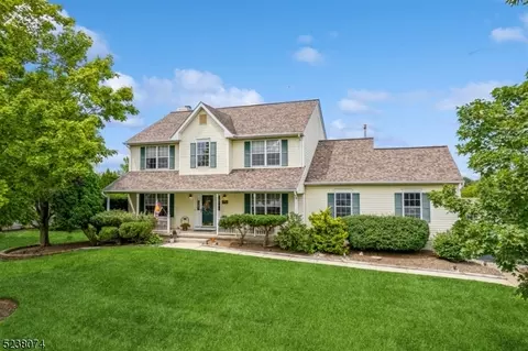 39 Gunther Loop, Franklin Twp, NJ 08873