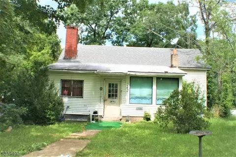 242 Morris Tpke, Newton, NJ 07860