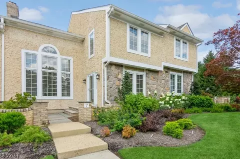 7 Rolling Hill Ct, Madison, NJ 07940