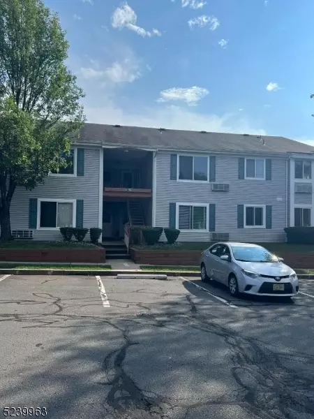 86 Marlowe Ct, Somerset, NJ 08873