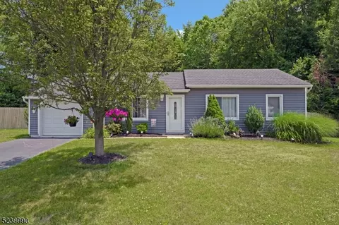 40 Netherwood Cir, Edison, NJ 08820