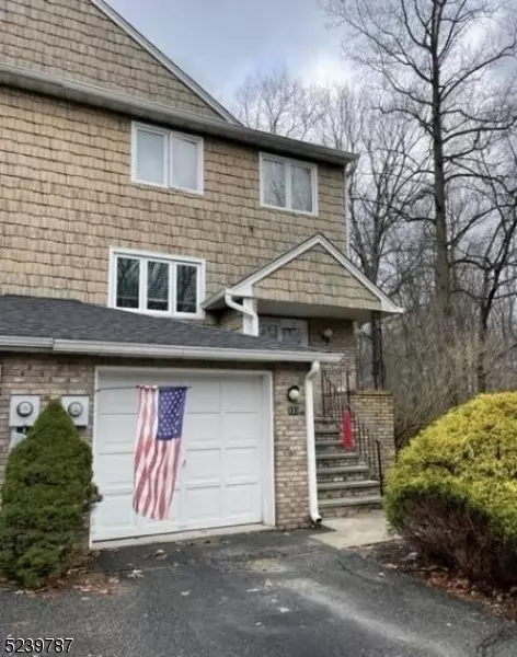 111 Patriots Rd, Morris Plains, NJ 07950