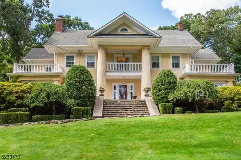 31 Condit Rd, Mountain Lakes, NJ 07046