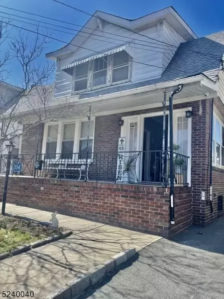 334 N 12th St, Newark, NJ 07107