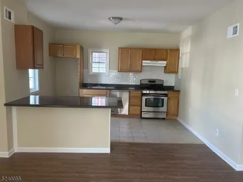 507509 E 24th St, Paterson, NJ 07514