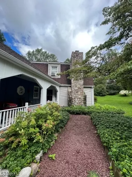 27 Cobblewood Rd, Blairstown, NJ 07825