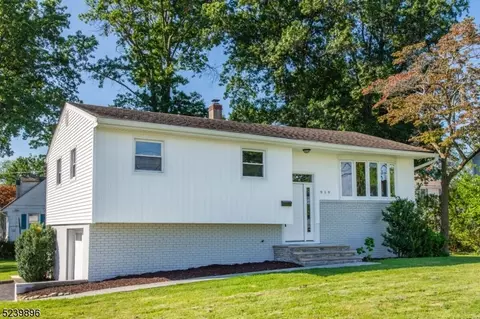 919 Lake Shore Dr, Parsippany-troy Hills Twp, NJ 07054