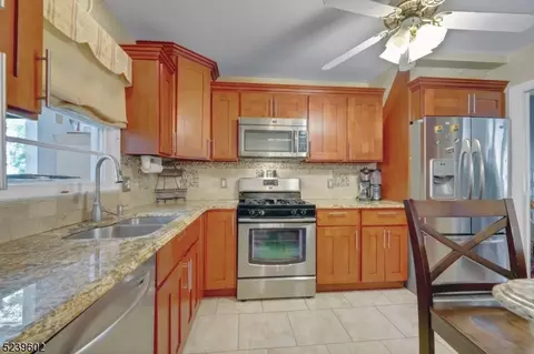 5 Miller Rd, Wayne, NJ 07470 photo 15