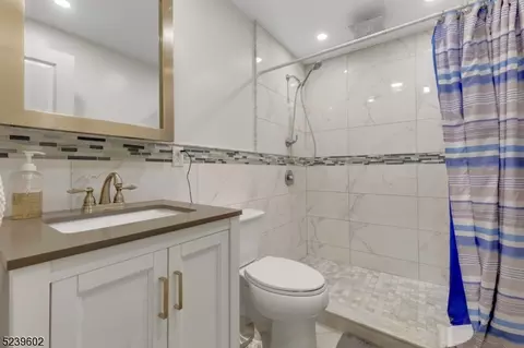 5 Miller Rd, Wayne, NJ 07470 photo 23