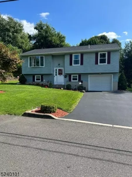725 E Central Ave, Alpha, NJ 08865