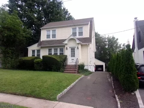 27 Hillside Ave, Teaneck, NJ 07666